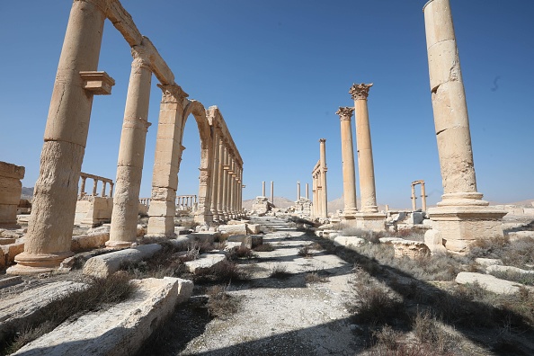 -Les ruines de l'ancienne ville syrienne de Palmyre, datant de l'époque romaine, le 7 février 2021, a subi des dommages au cours de la guerre de 10 ans. Photo Louai Beshara / AFP via Getty Images.