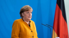 Virus: Merkel revoit son dispositif contesté et demande « pardon »