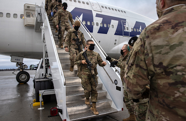 -Les troupes ont été remplacées en Afghanistan par une force plus petite, alors que l'armée américaine continue de réduire les effectifs en Afghanistan. Photo par John Moore / Getty Images.