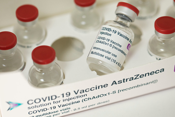 Vaccin AstraZeneca contre le COVID-19. (Photo : Dan Kitwood/Getty Images)
