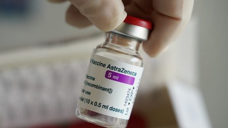 Vaccination : AstraZeneca change de nom et rebaptise son vaccin « Vaxzevria »