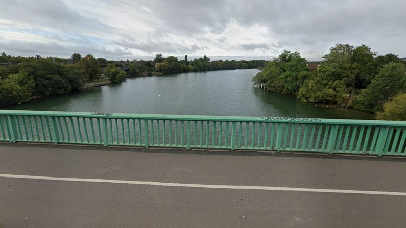 La Seine depuis le pont de Villeneuve-le-Roi (Val-de-Marne) | Google Maps