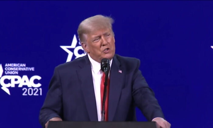 L'ancien président Donald Trump prend la parole lors de la conférence sur l'action politique des conservateurs (CPAC) à Orlando, en Floride, le 28 février 2021. (Capture d'écran/CPAC via NTD)