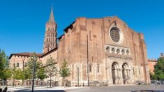 Tags satanistes sur la basilique à Toulouse, inscriptions antisémites en centre-ville