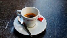 « J’avais envie de travailler pour vivre » : ce restaurateur abandonne son métier pour vendre du café sur son triporteur
