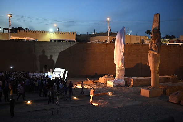 -Illustration- Une cérémonie organisée par le ministère égyptien des Antiquités pour présenter le colosse du roi Ramsès II après sa restauration. Photo de Khaled Desouki / AFP via Getty Images.