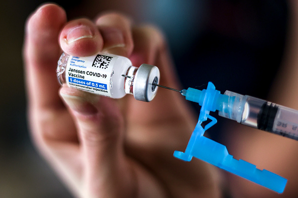 L'EMA donne son feu vert au vaccin Johnson & Johnson. (Photo :  Michael Ciaglo/Getty Images)