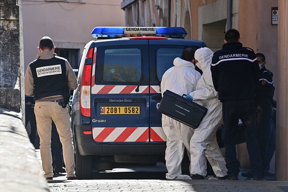 Bédarieux. Enquête sur place après la découverte d'un corps caché sous une dalle de béton dans la résidence d'Aurélie Vaquier, 38 ans, disparue depuis le 28 janvier 2021.  (Photo :  PASCAL GUYOT/AFP via Getty Images)