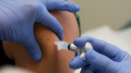 Covid-19 : la vaccination ouverte aux mineurs de 16 et 17 ans atteints de certaines maladies graves