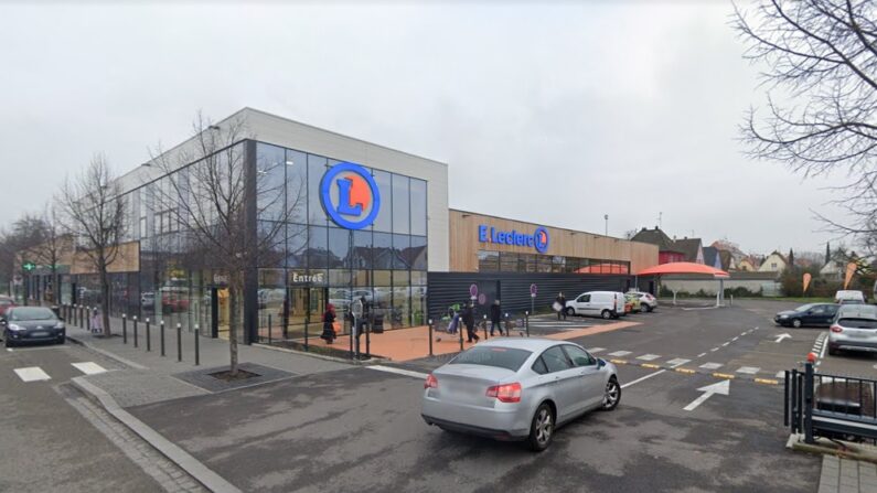 C'est dans le supermarché Leclerc Neuhof-Stockfeld à Strasbourg que travaillait cette caissière (Capture d'écran/Google Maps)