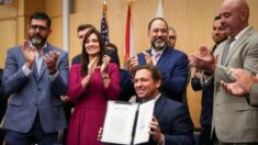 Le gouverneur DeSantis signe un projet de loi pour contrer la censure des Floridiens par les Big Tech