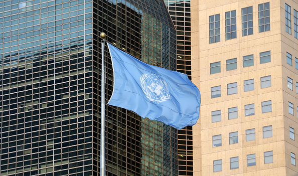 -Le drapeau des Nations Unies au siège des Nations Unies, le 23 septembre 2019 à New York. Photo par Ludovic MARIN / AFP via Getty Images.