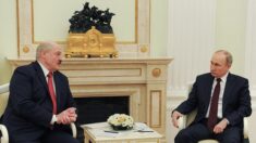 Journaliste bélarusse arrêté: Loukachenko chez son allié Poutine