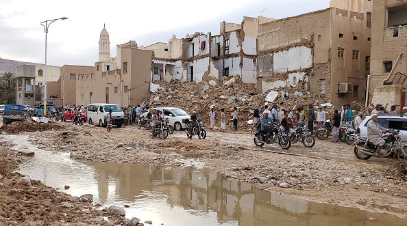 -Le 3 mai 2021, à la suite d'inondations soudaines dans la ville de Tarim, dans la province centrale du Yémen. Photo by STR/AFP via Getty Images.