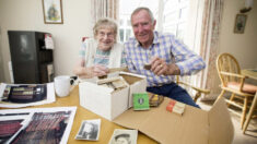 Un couple trouve des messages de la Seconde Guerre mondiale sous un plancher et fait appel à une ancienne casseuse de codes secrets âgée de 95 ans pour les déchiffrer