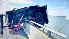 Un nourrisson est projeté d’un camion dans la baie lors d’un accident. Un témoin héroïque intervient et lui sauve la vie