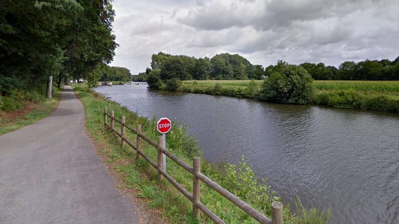 Vue sur le chemin menant à l'écluse du Roc-Saint-André (Morbihan) - Google maps