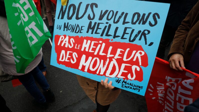 Manifestation à Paris pour le renforcement de la loi de bioéthique. (GEOFFROY VAN DER HASSELT/AFP via Getty Images)