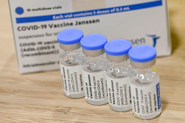 60 millions de doses de vaccins contre le Covid-19 de Johnson & Johnson, fabriqués dans une usine de Baltimore, devront être jetés. (Photo : DIRK WAEM/BELGA/AFP via Getty Images)