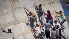 Espagne : neuf agents de la Garde civile blessés pour entraver 150 migrants qui tentaient d’entrer dans l’enclave de Melilla