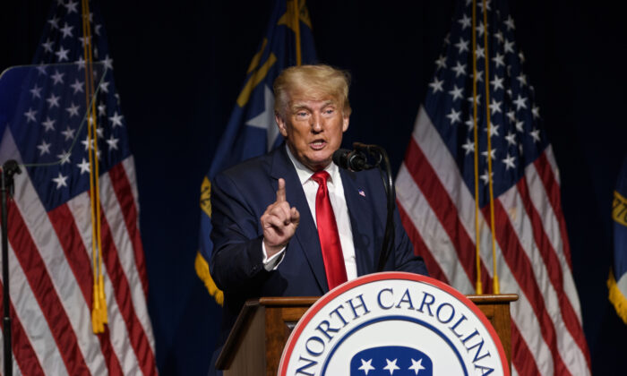 Donald Trump s'adresse à la convention républicaine à Greenville, en Caroline du Nord, le 5 juin 2021. (Melissa Sue Gerrits/Getty Images)
