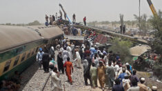 Au moins 34 morts dans un accident ferroviaire au Pakistan