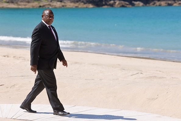 Le président sud-africain Cyril Ramaphosa arrive au sommet du G7 à Carbis Bay, en Cornouailles, le 12 juin 2021. (Photo : LUDOVIC MARIN/AFP via Getty Images)