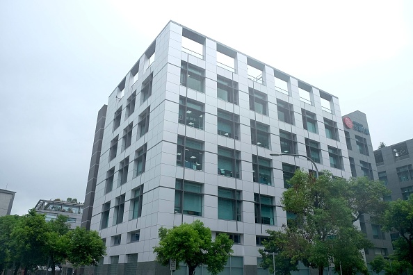 -Une vue générale montre le bâtiment où se trouvent les bureaux d'Apple Daily à Taipei le 24 juin 2021. Photo de Sam Yeh / AFP via Getty Images.