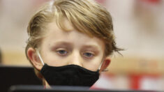 Un laboratoire découvre des agents pathogènes dangereux sur des masques pour enfants