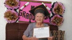 Une mamie mexicaine prouve qu’il n’y a pas de limites dans la vie, à 89 ans, elle obtient son diplôme d’études secondaires