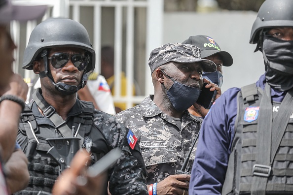 -Helen La Lime a déclaré depuis la capitale haïtienne que quatre membres d'un groupe qui a attaqué le palais présidentiel mercredi et abattu le président ont été tués par la police et six autres sont en garde à vue. Photo de Valérie Baeriswyl / AFP via Getty Images.