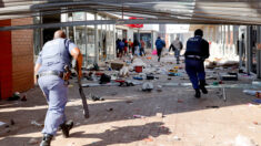 Afrique du Sud: les pillages s’étendent, l’armée déployée
