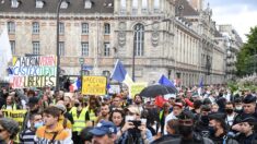 Manifestations massives dans toute la France contre le pass sanitaire pour le troisième samedi consécutif