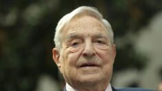 George Soros fait don d’un million de dollars à un groupe qui tente de « supprimer le financement de la police » dans un contexte de recrudescence de la criminalité