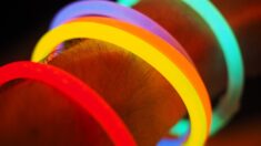 Passe sanitaire : un camping met en place des bracelets colorés pour différencier les vaccinés des autres