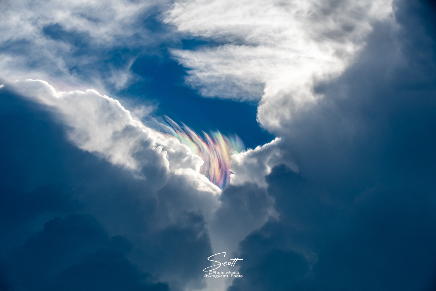 Météorologie. Un photographe immortalise un rare arc-en-ciel blanc à  Grendelbruch