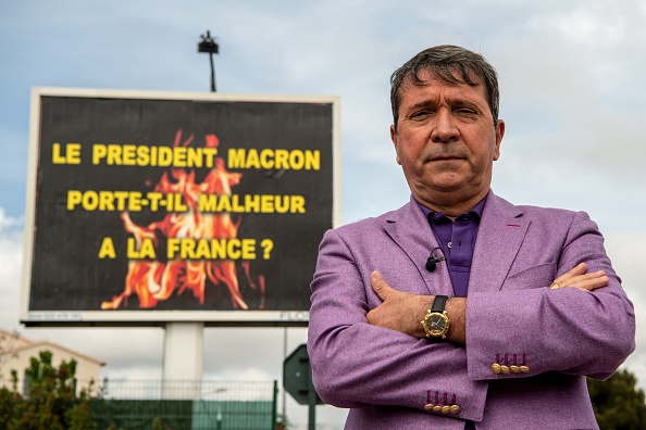 Michel-Ange Flori, propriétaire d'espaces publicitaires, à La Seyne-sur-Mer, dans le sud de la France, le 25 avril 2019   (CHRISTOPHE SIMON/AFP via Getty Images)