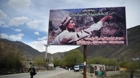 Les talibans disent avoir encerclé le Panchir, mais vouloir discuter