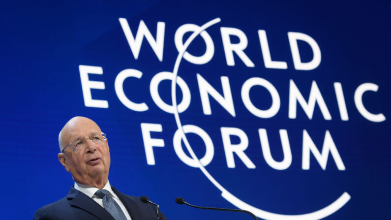 Le fondateur et président exécutif du Forum économique mondial (WEF), Klaus Schwab, prononce un discours au centre des congrès lors de la réunion annuelle du Forum économique mondial (WEF) à Davos, le 21 janvier 2020. (FABRICE COFFRINI/AFP via Getty Images)