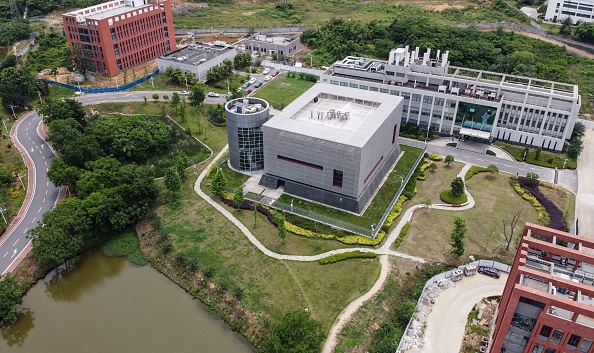 Une vue aérienne montre le laboratoire P4 sur le campus de l'Institut de virologie de Wuhan dans la province centrale du Hubei en Chine, le 13 mai 2020. Photo Hector RETAMAL / AFP via Getty Images.