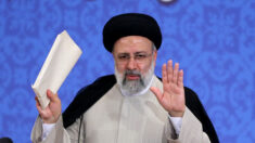 Iran: l’ultraconserverteur Ebrahim Raïssi intronisé président