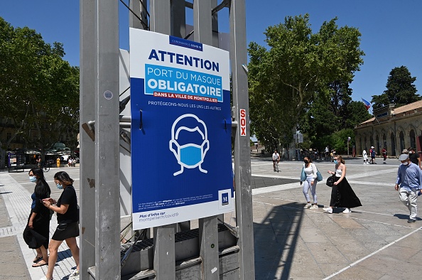 Place de la Comédie, dans le centre de Montpellier, dans le sud de la France, le 27 juillet 2021  (PASCAL GUYOT/AFP via Getty Images)