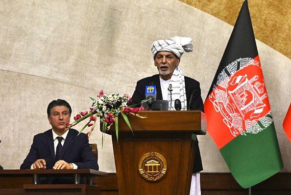 -Le président afghan Ashraf Ghani lors d'une réunion au Parlement afghan à Kaboul le 2 août 2021. Photo de Wakil KOHSAR / AFP via Getty Images.