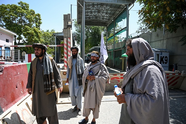 Des talibans à Kaboul le 16 août 2021. (Photo WAKIL KOHSAR/AFP via Getty Images)