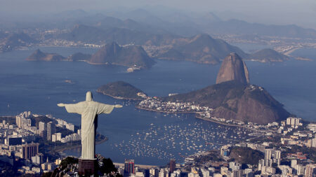 Brésil : deux Français interpellés après l’escalade du Christ Rédempteur de Rio