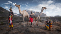 En randonnées sauvages avec des tribus kenyanes, un photographe capture une série de photos à couper le souffle