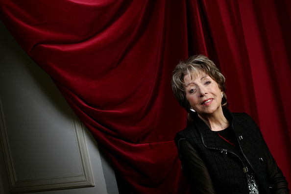 La comédienne Marthe Mercadier lors de la présentation de la deuxième partie de la saison 2004-2005 des théâtres privés parisiens, le 07 janvier 2005 au "Théâtre de Paris" à Paris. (Photo :  JEAN-PIERRE MULLER/AFP via Getty Images)