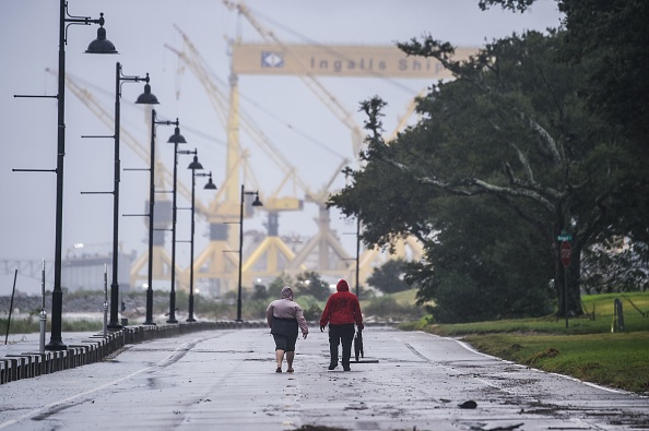 Le National Hurricane Center a déclaré que la tempête Nicholas dans le golfe du Mexique s’était transformée en ouragan. Photo de CHANDAN KHANNA / AFP via Getty Images.