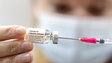 Vaccination Covid-19 : un « nombre important » d’échecs du vaccin Janssen repéré en France