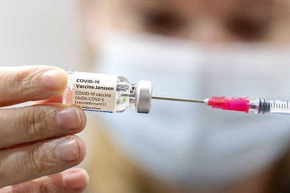 Le vaccin Covid-19 Janssen.  (Photo : SANDER KONING/ANP/AFP via Getty Images)